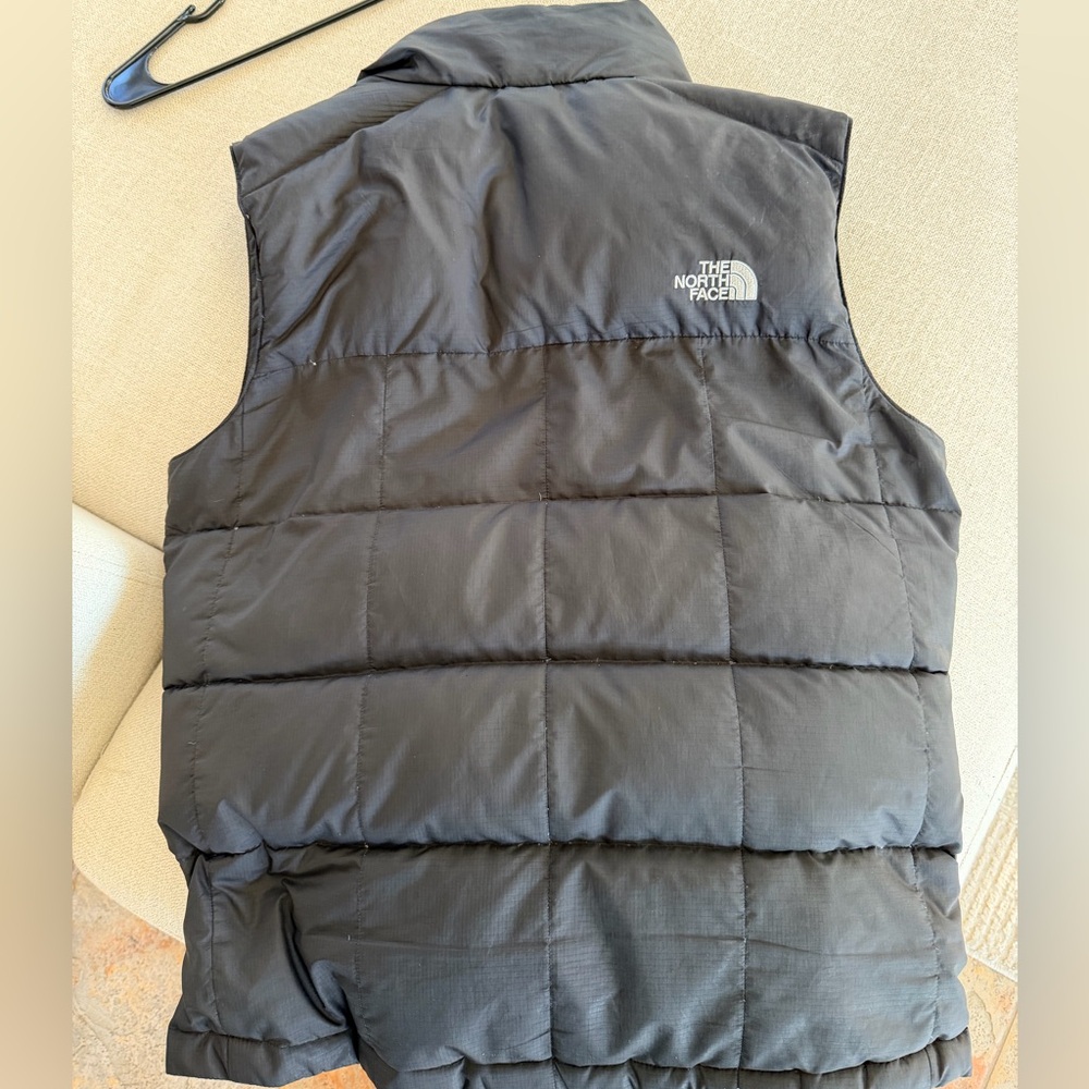 The North Face Men's Charcoal Insulated Vest - Picture 2 of 7